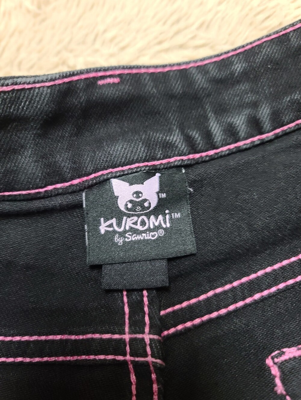 Cute Sanrio Kuromi Black Denim Shorts with Pink Stitchingt , Hot Topic, Size 11 - Picture 4 of 7